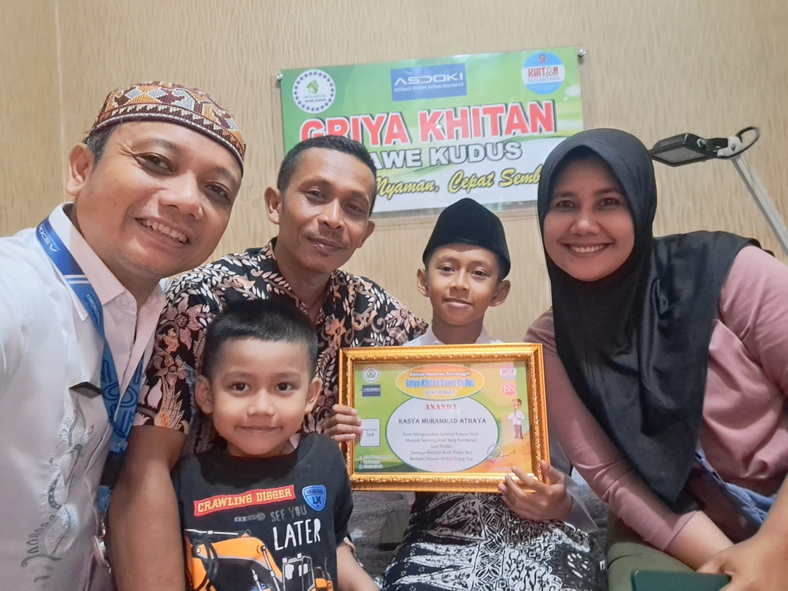 Khitanan Aman dan Berkualitas untuk Bayi hingga Dewasa di Kudus