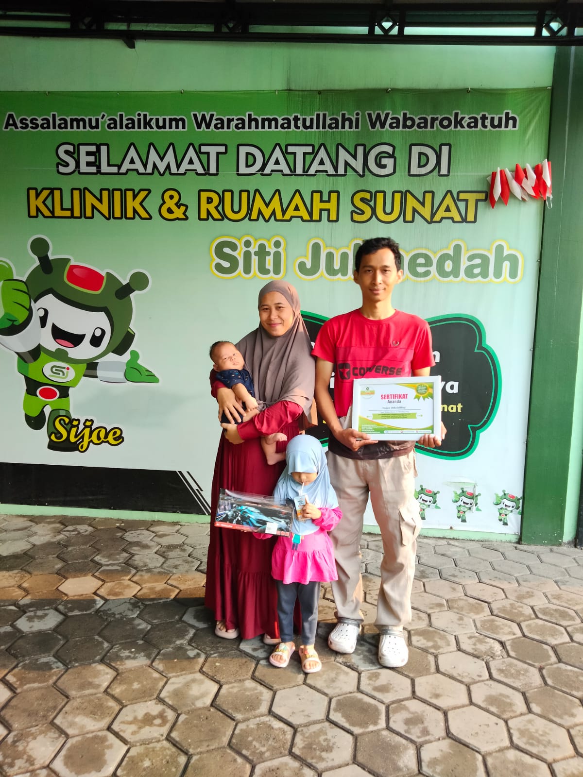 Klinik Siti Jubaedah Tangerang: Tempat Terbaik untuk Sunat Anak Laki-laki Anda