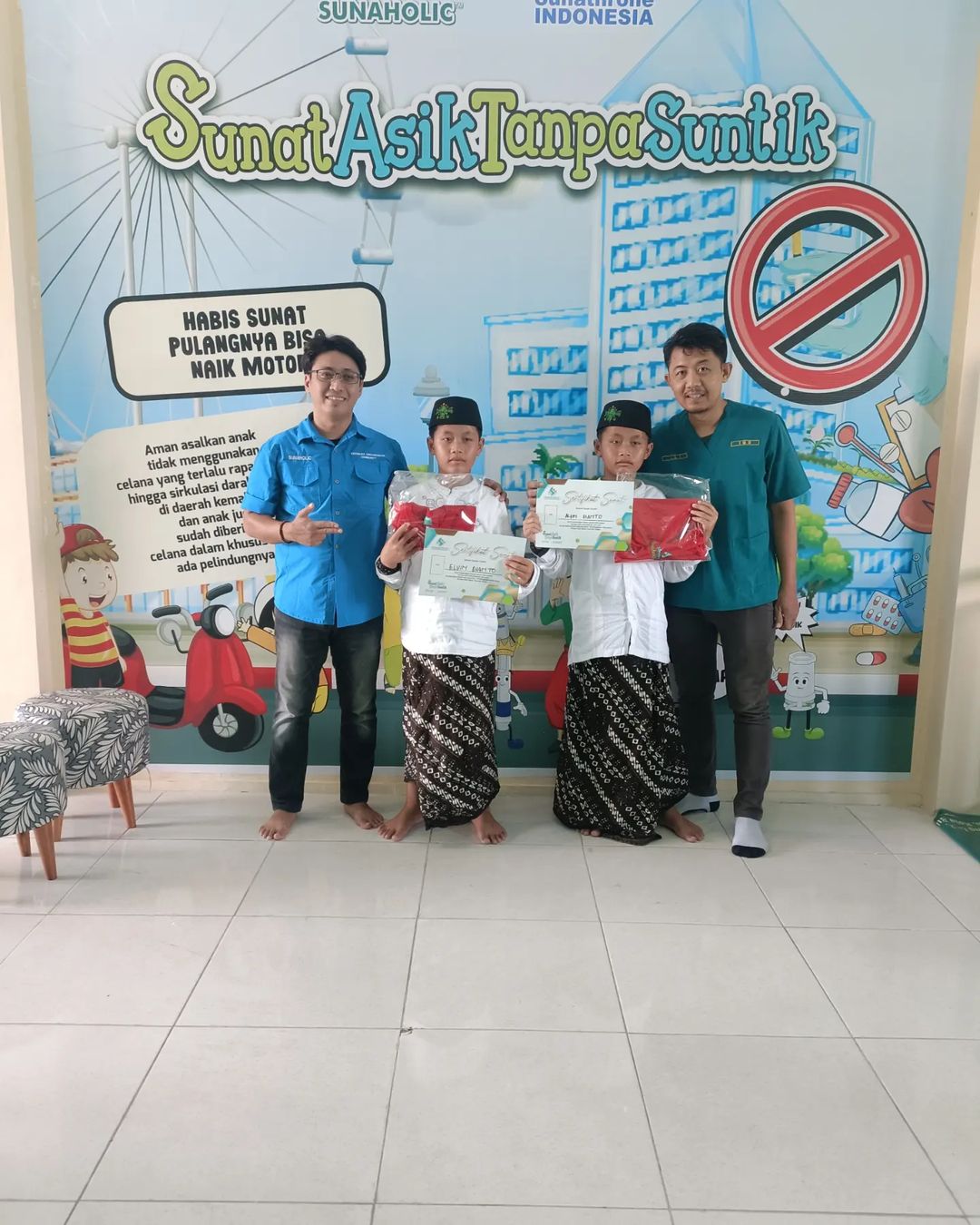 Sunat Aman Dengan Tenaga Medis Profesional Sunat Aman Dengan Tenaga Medis Profesional di Sunaholic - 0812 1770 7788