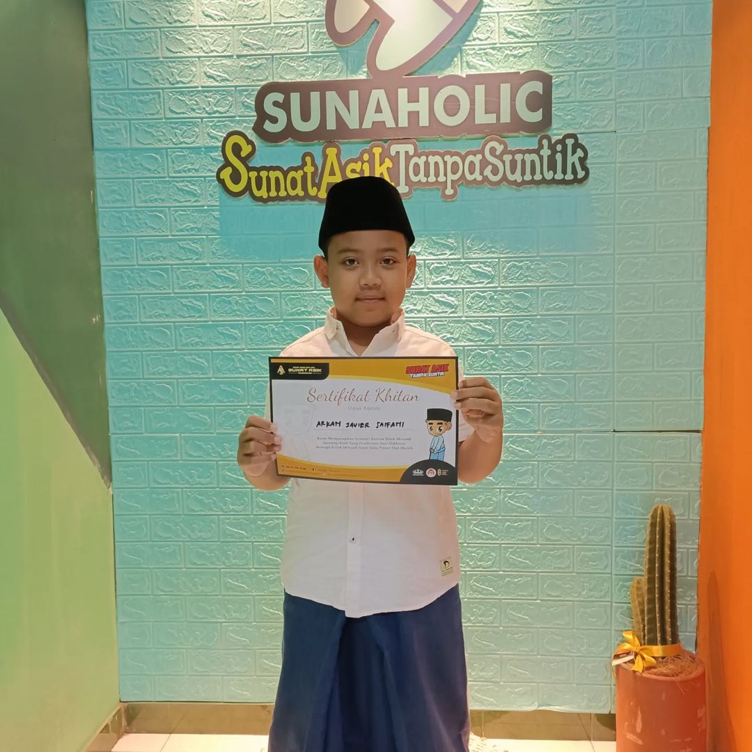Metode Modern dan Dokter Profesional di Sunaholic Sunat Kini Lebih Aman Dengan Metode Modern dan Dokter Profesional di Sunaholic - 0812 1770 7788
