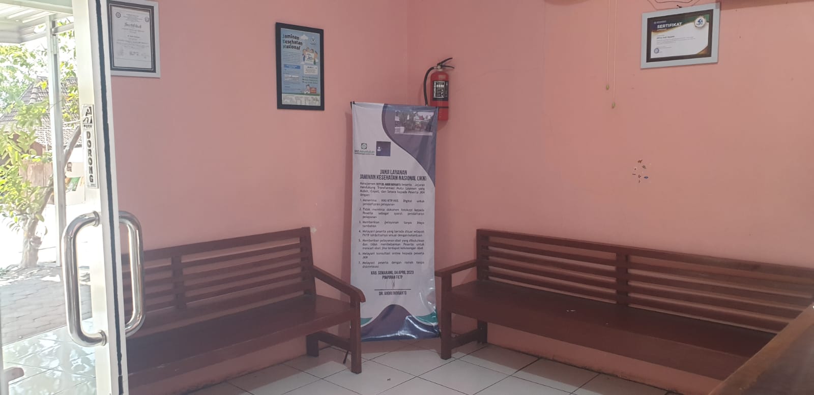 Info Penanganan Sunat Anak dengan Fimosis di Salatiga - Rumah Khitan Dr. Andri Jrebeng, Ditangani oleh Dokter Sunat Berpengalaman dan Terpercaya