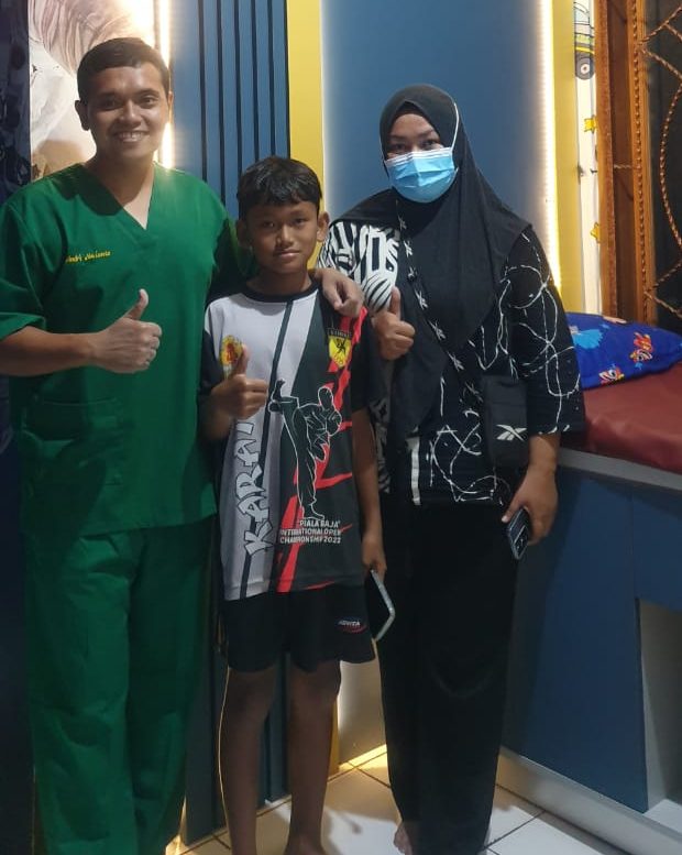 Sunat Fimosis: Apa Itu Fimosis dan Bagaimana Rumah Khitan Dr. Andri Jrebeng Salatiga Membantu Penanganannya?