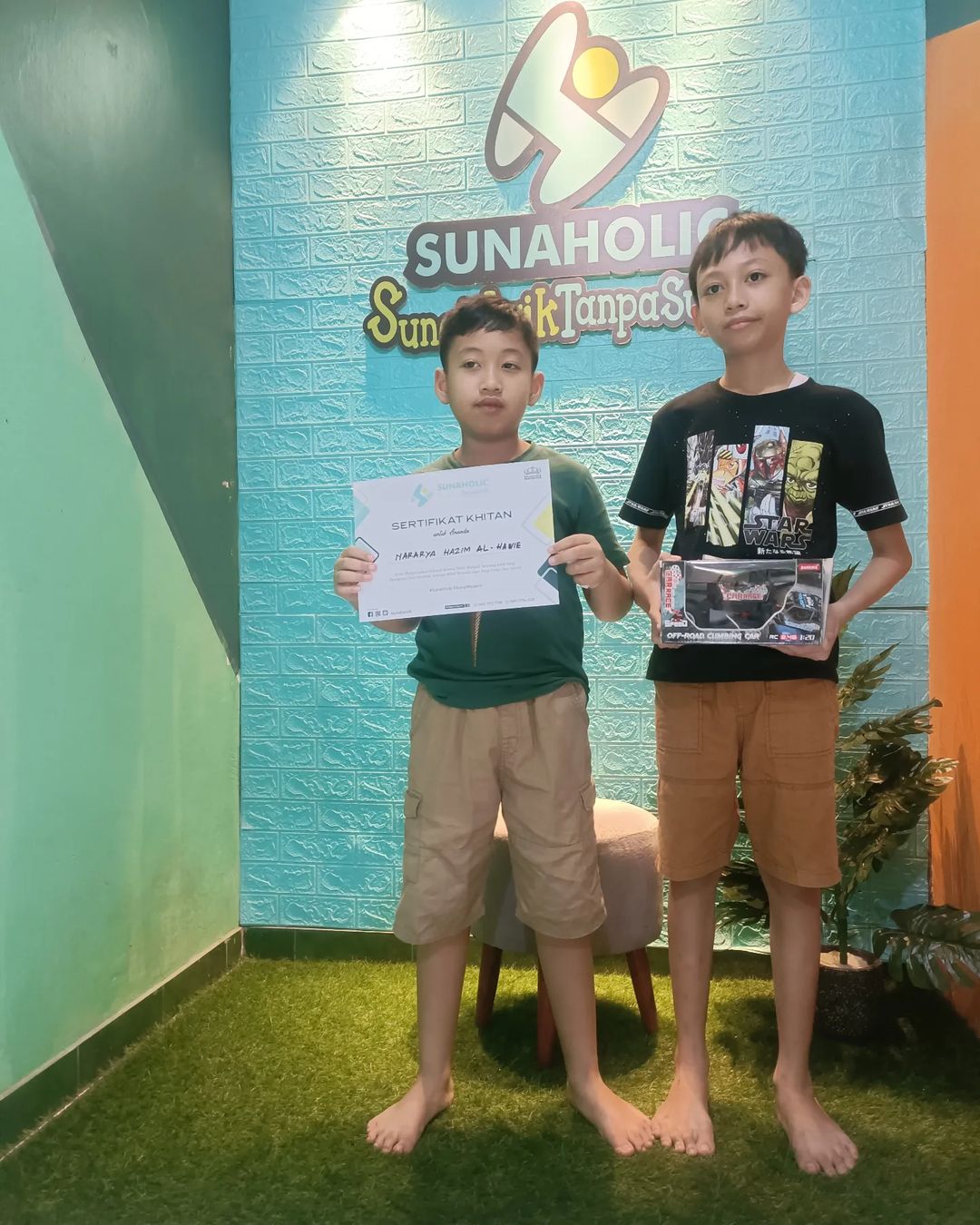 Sunat Bersama Saudara Dijamin Lebih Asik Tanpa Jarum Suntik di Sunaholic - 0812 1770 7788