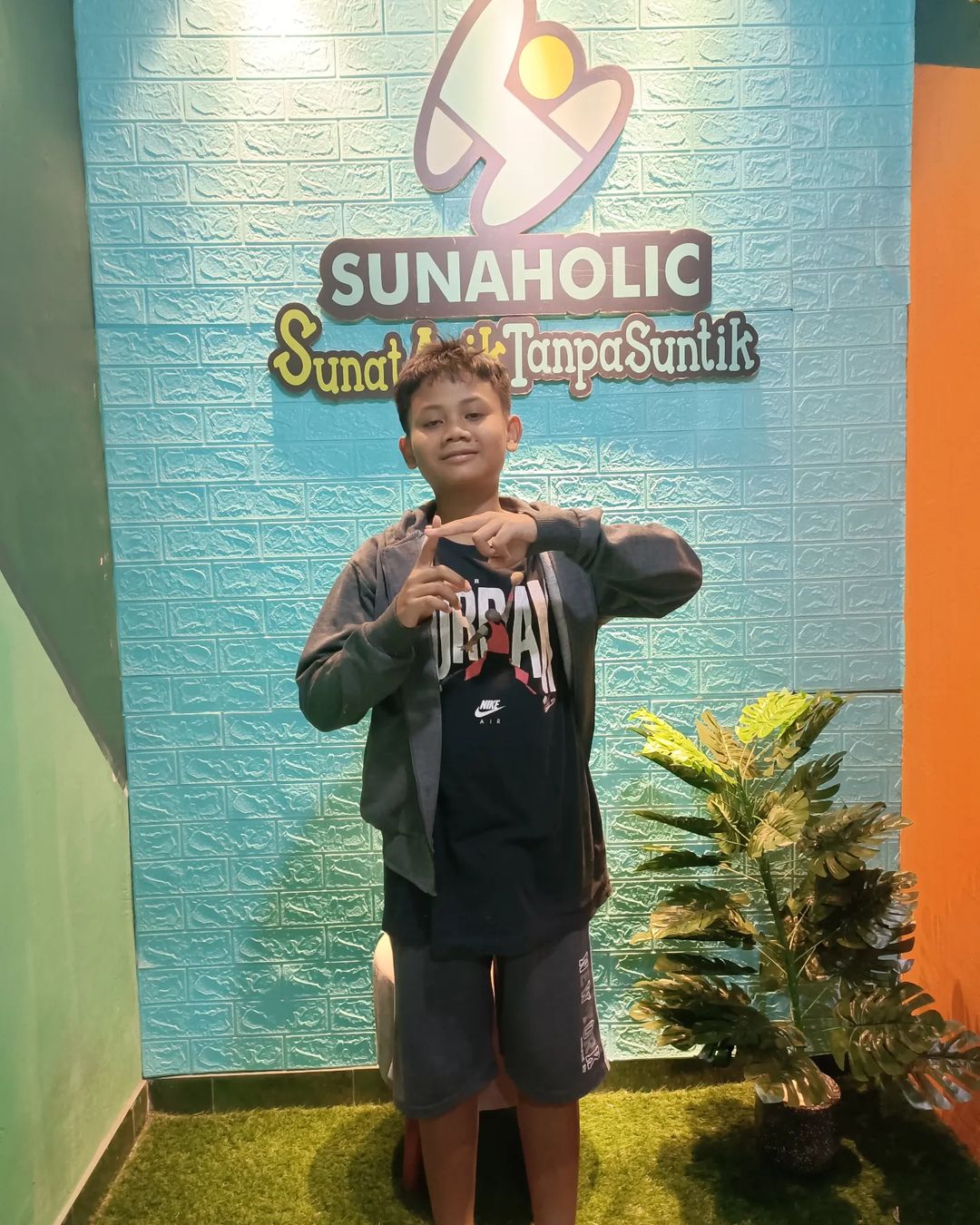 Sunat Santai Sehabis Sunat Bisa Langsung Pakai Celana Biasa di Sunaholic - 0812 1770 7788
