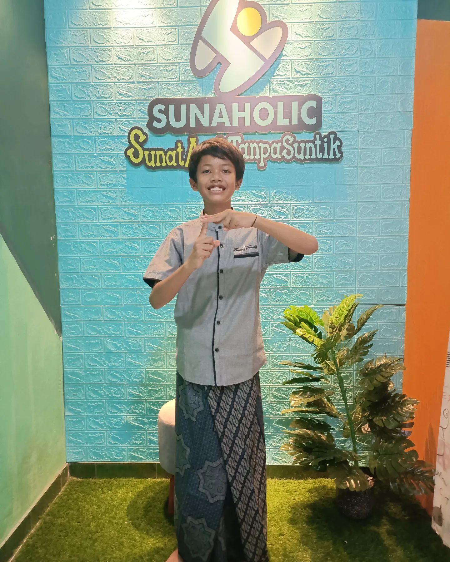 Sunat Penuh Dengan Senyuman di Sunaholic Kenyamanan Tiada Tanding - 0812 1770 7788