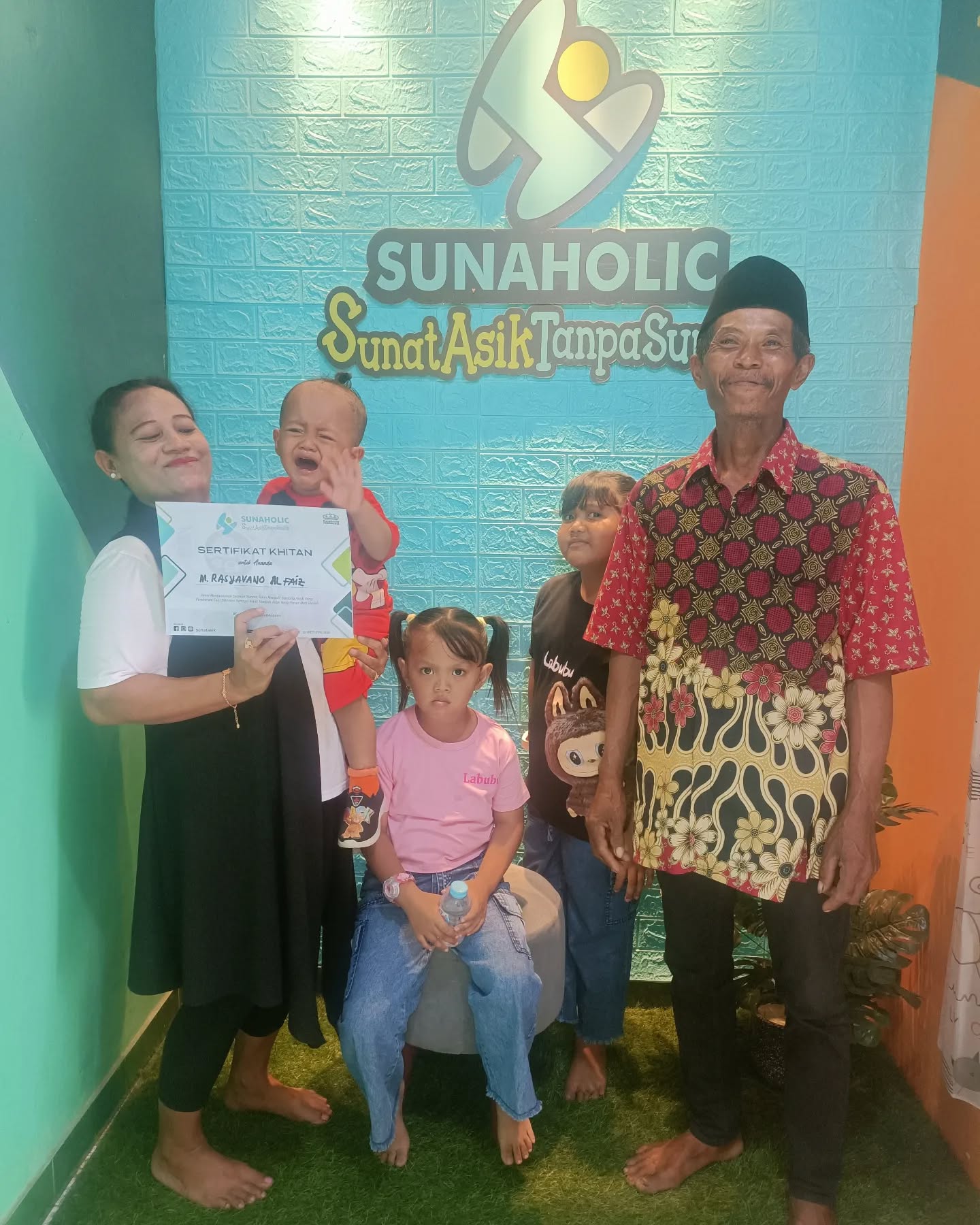 Klinik Sunaholic: Pilihan Terbaik untuk Sunat Bayi Modern di Tulungagung, Blitar, & Kediri - 0812 1770 7788