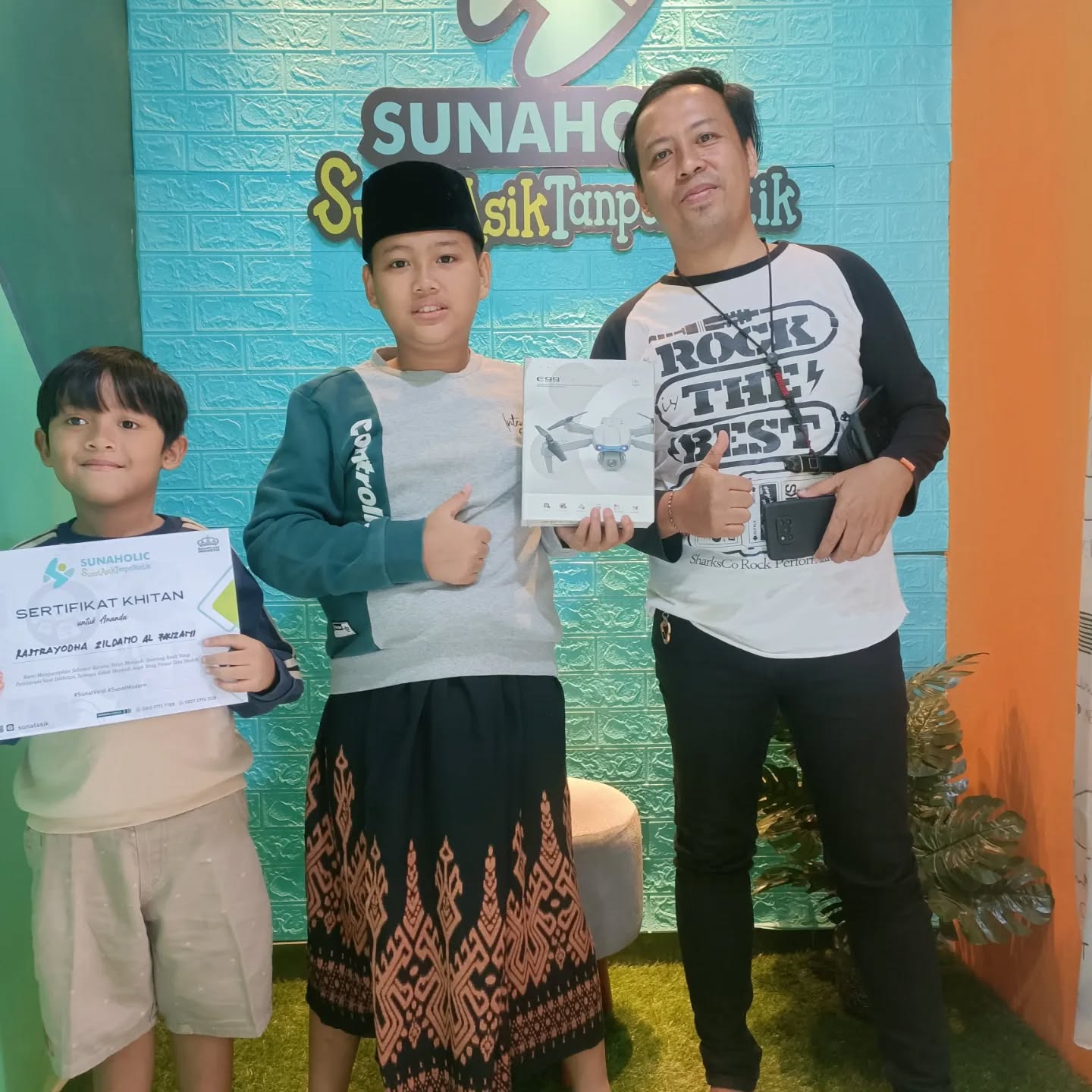 Khitan Bareng Saudara Khitan Bareng Saudara Lebih Ekonomis di Klinik Sunaholic - 0812 1770 7788